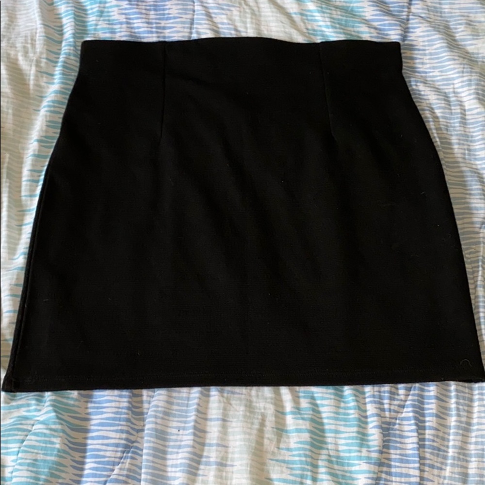 Hollister black mini zipper skirt - Picture 3 of 3